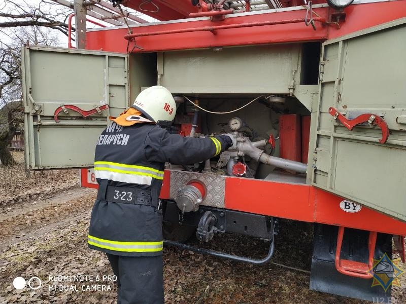 В Миорском районе сгорел частный дом, пока его хозяин был на работе