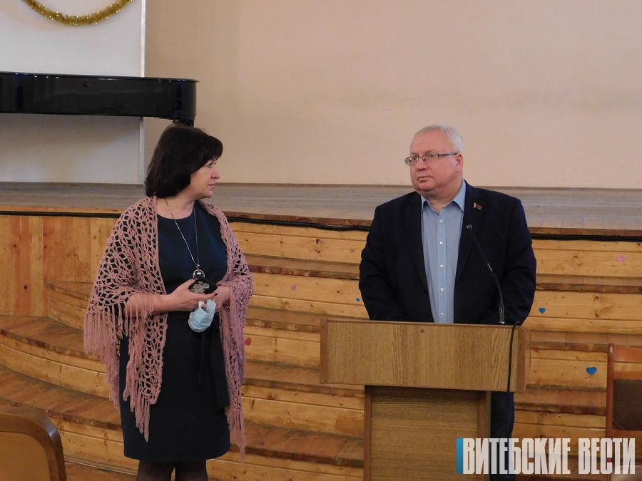 Владимир Терентьев встретился с коллективом Витебского музыкального колледжа имени И. Соллертинского