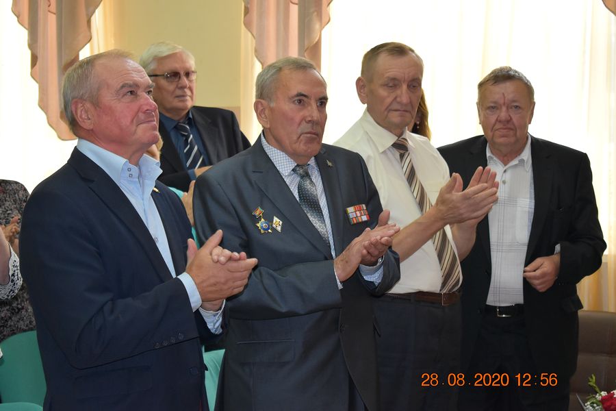 Директора Селютского психоневрологического дома-интерната Владимира Мотина проводили на заслуженный отдых