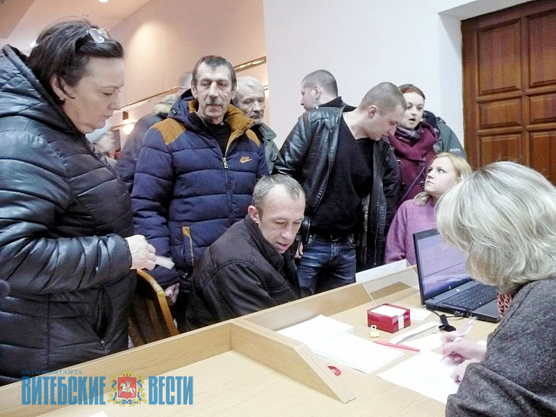 «Ярмарка вакансий» в Витебске: кому помогли найти работу, а кто так и остался в поиске   