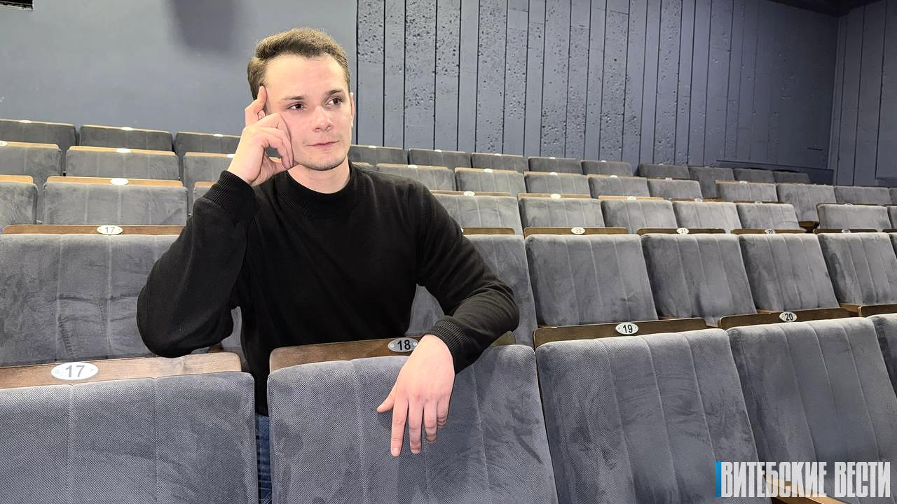 Душа тяготеет к Мельпомене. Как парень из Городка покоряет сцену столичного театра?