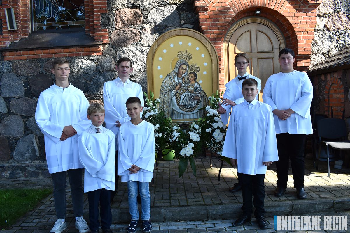 В Браславе прошел религиозный праздник «Маці Божая Валадарка азёр»