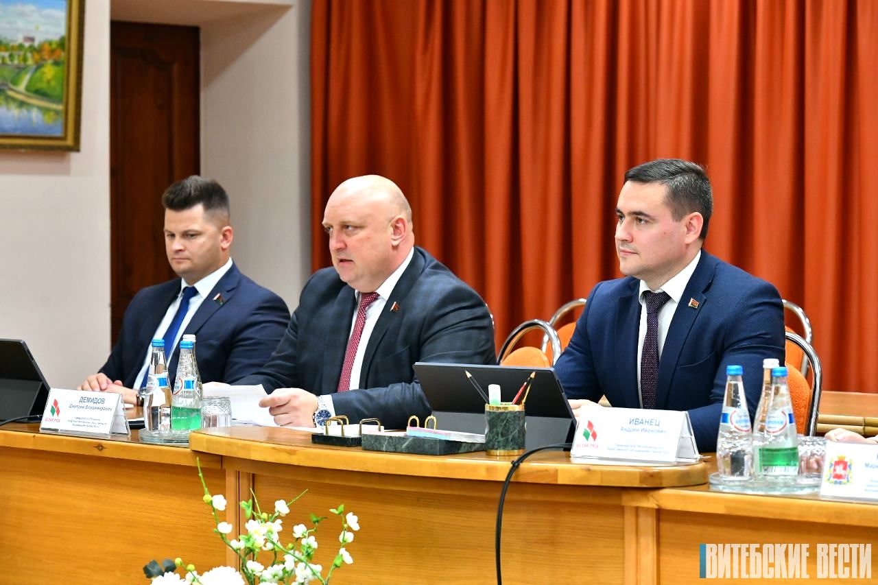 Председатель Республиканского общественного объединения «Белая Русь» Андрей Иванец встретился с активом областной организации