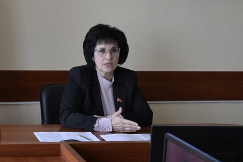 Елена Тихонова: "Нельзя быть хорошим депутатом, которому будут доверять, если ты не чуткий, не отзывчивый к чужой боли и проблемам человек"