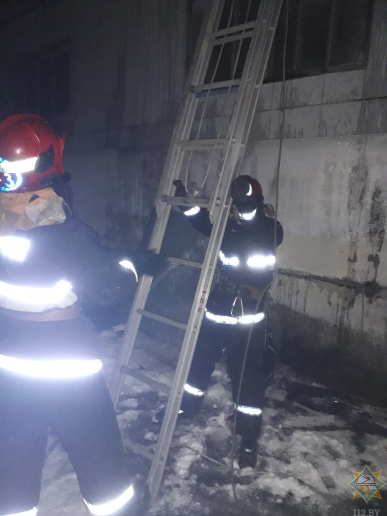 В Витебске горело частное предприятие по производству топливных гранул