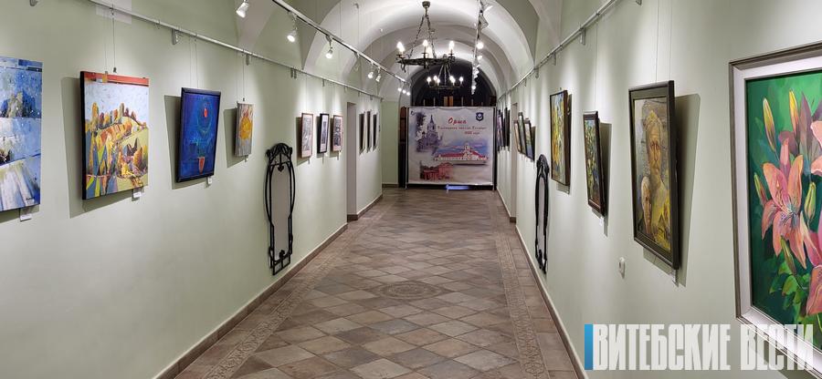 В Орше открылась ежегодная международная выставка «Коллегиум»