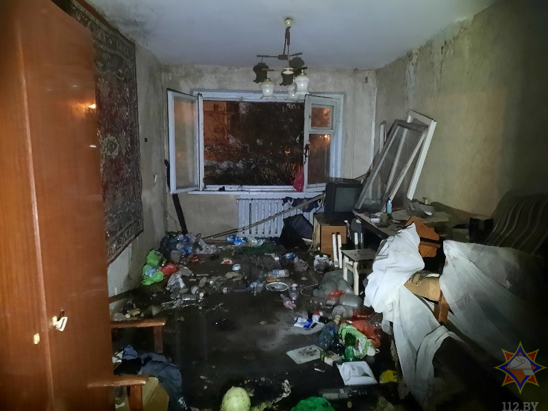В Витебске работники МЧС спасли мужчину из горящей квартиры