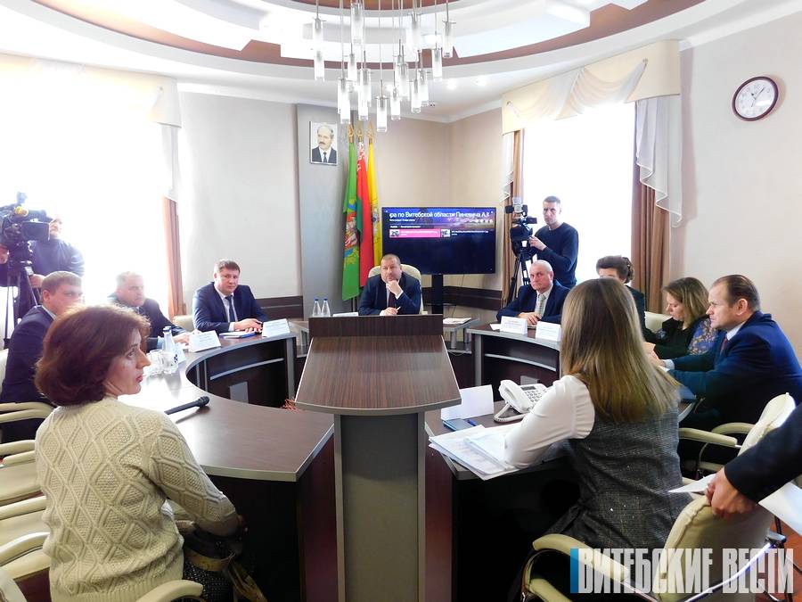 Звароты людзей раскрываюць праблемы: Анатоль Ліневіч правёў выязны прыём грамадзян у Верхнядзвінску