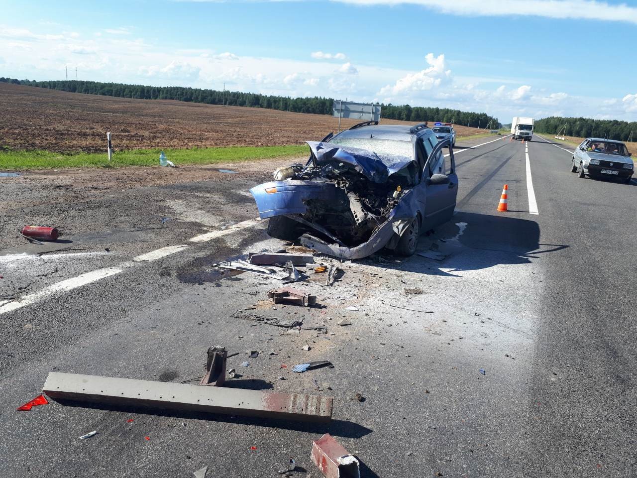 Под Оршей легковушка столкнулась с фурой