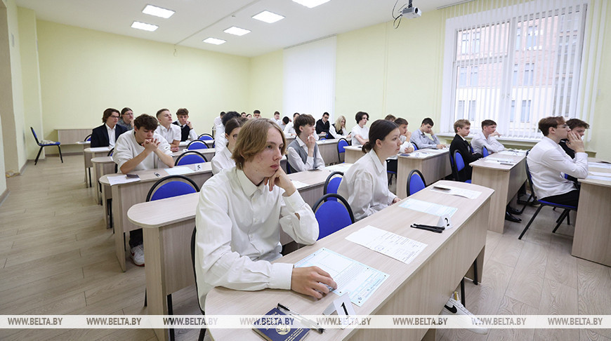 Министерство образования о прошедшем ЦЭ: уровень подготовленности наших школьников с каждым годом растет