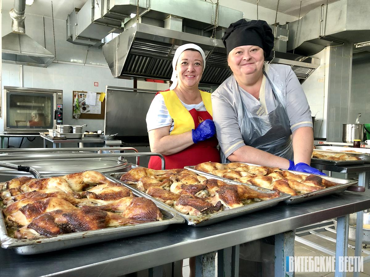 Из горячего цеха — с душой: какие блюда готовят в ресторане быстрого обслуживания «У Ганны» для тружеников полей