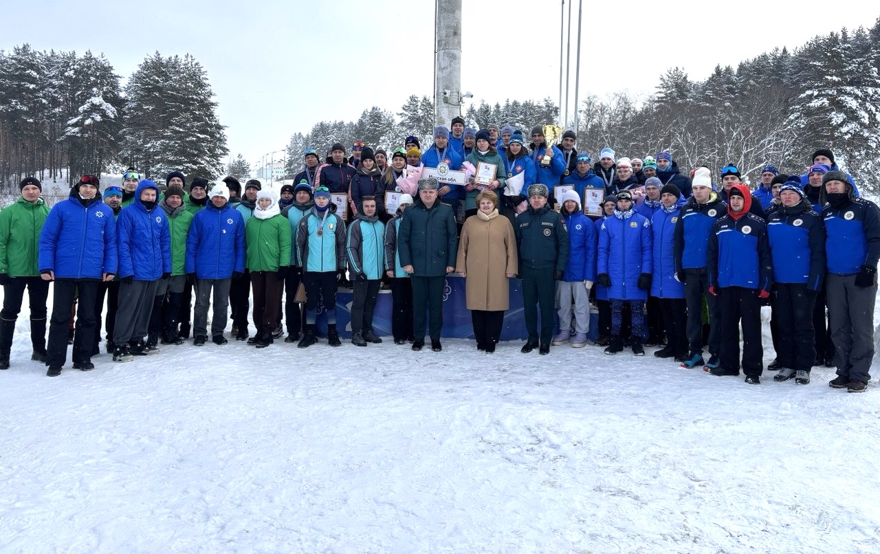 На лыжероллерной трассе в Городке завершились соревнования МЧС по лыжным гонкам