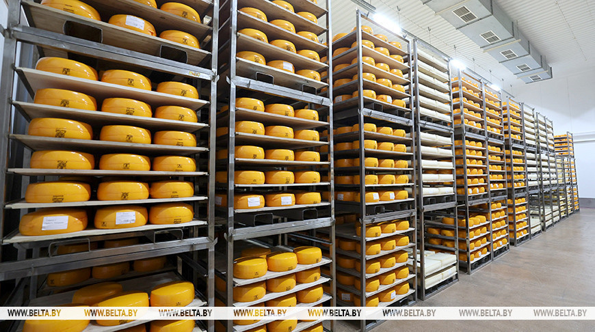 На экспорт - 90% продукции. Турчин ознакомился с инвестпроектом Верхнедвинского маслосырзавода