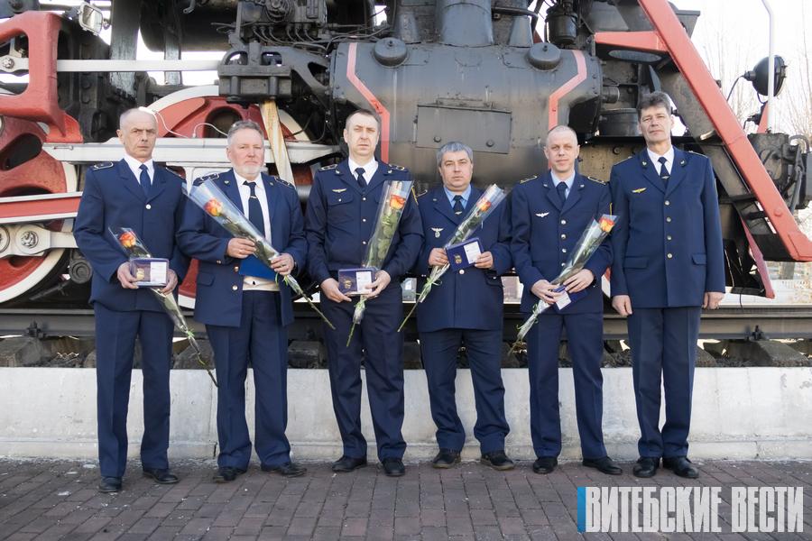 Нагрудными знаками отделения БЖД отмечены 6 машинистов локомотивных бригад Витебской области
