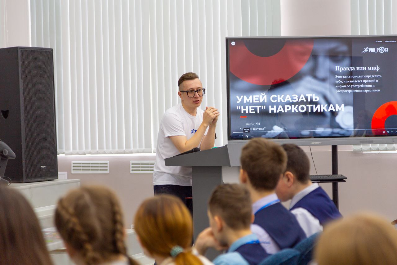 "Хочу воспитать сильное молодое поколение". Алексей Белецкий из Витебска рассказал о профессии учителя истории