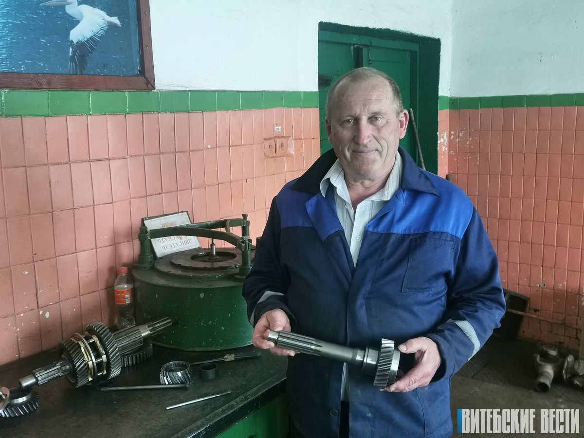 Слесарь по ремонту автомобилей из Сенно Василий Однорогий: «Возиться с техникой любил с детства»