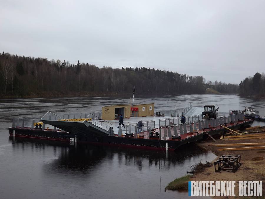 В горпоселок Сураж Витебского района прибыл новый паром, размерами в два раза больше прежнего