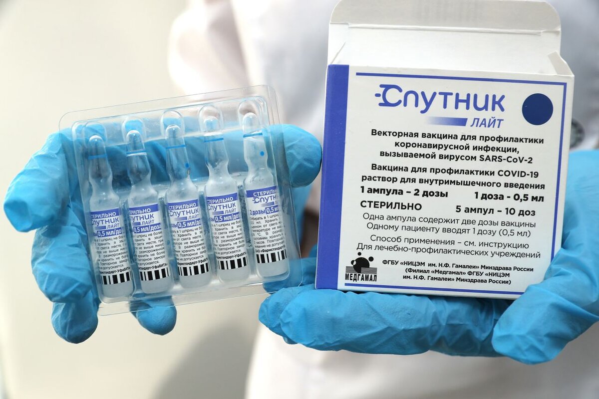 250 тысяч доз вакцины "Спутник Лайт" поступили в Беларусь