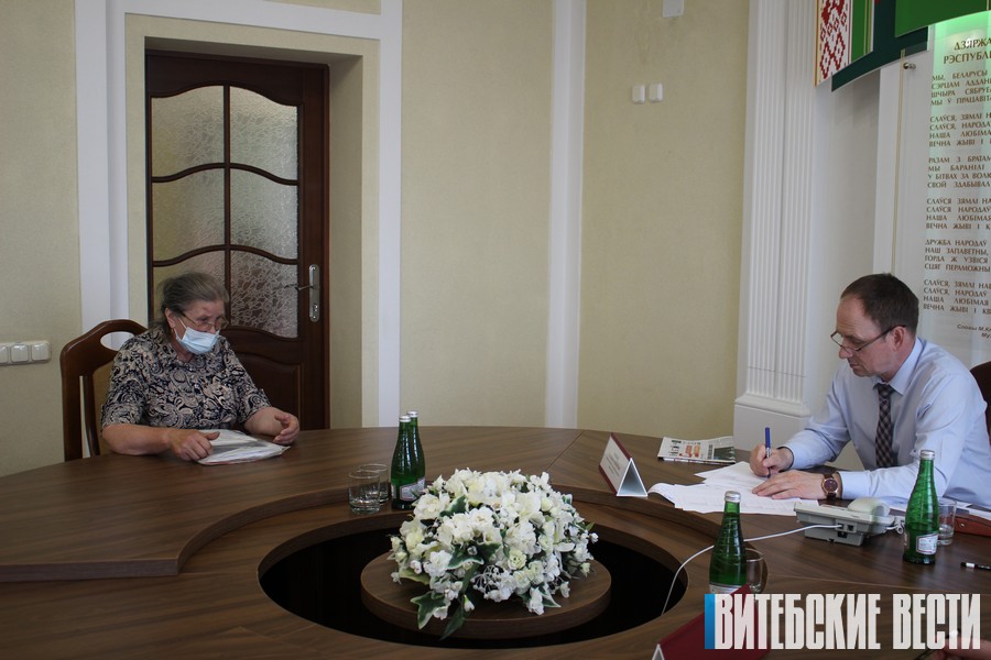 Председатель КГК Витебской области Владимир Годяцкий провёл «прямую линию» и прием граждан в Браславе
