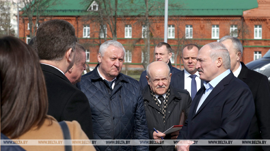 "Все хотят укусить Беларусь" - Лукашенко прокомментировал критику подходов к борьбе с коронавирусом