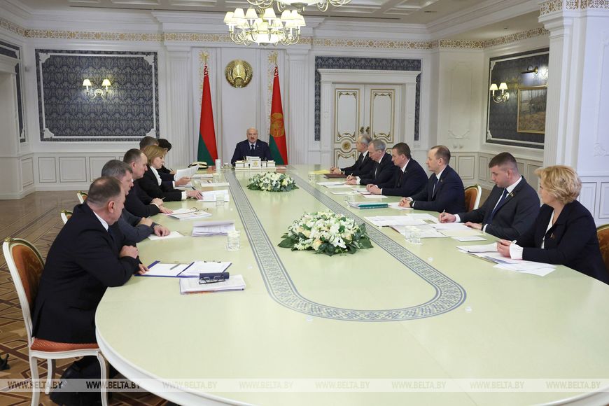 Усилить полномочия власти на местах решено указом Президента, документ может быть подписан уже к марту