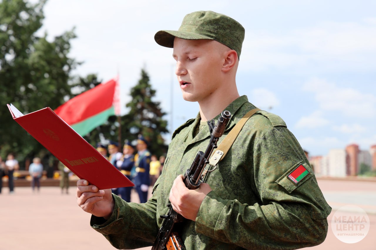 Выпускники военной кафедры ВГУ имени П.М. Машерова приняли присягу
