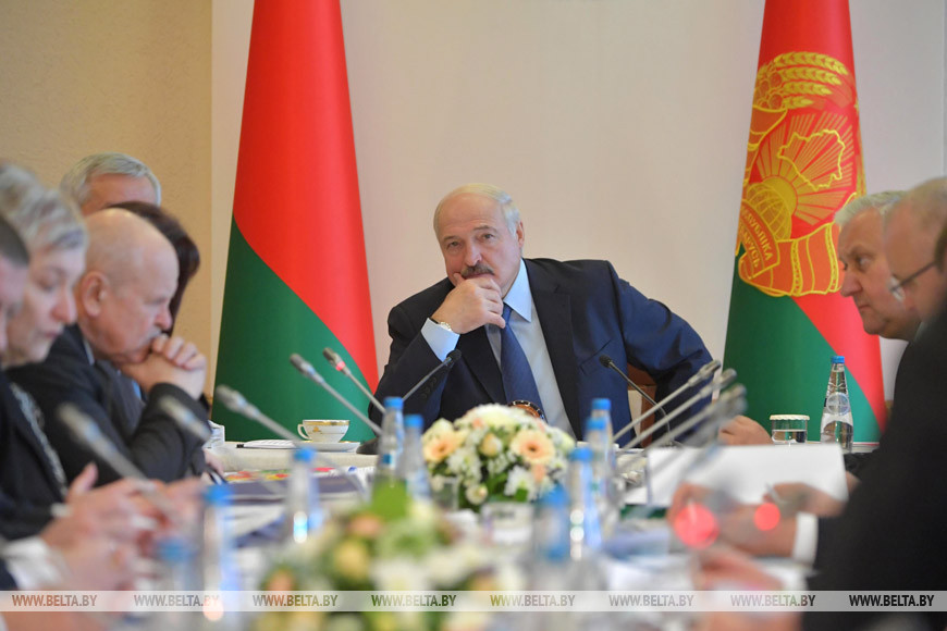 Александр Лукашенко на совещании по АПК Витебской области: «По-старому жить нельзя больше»