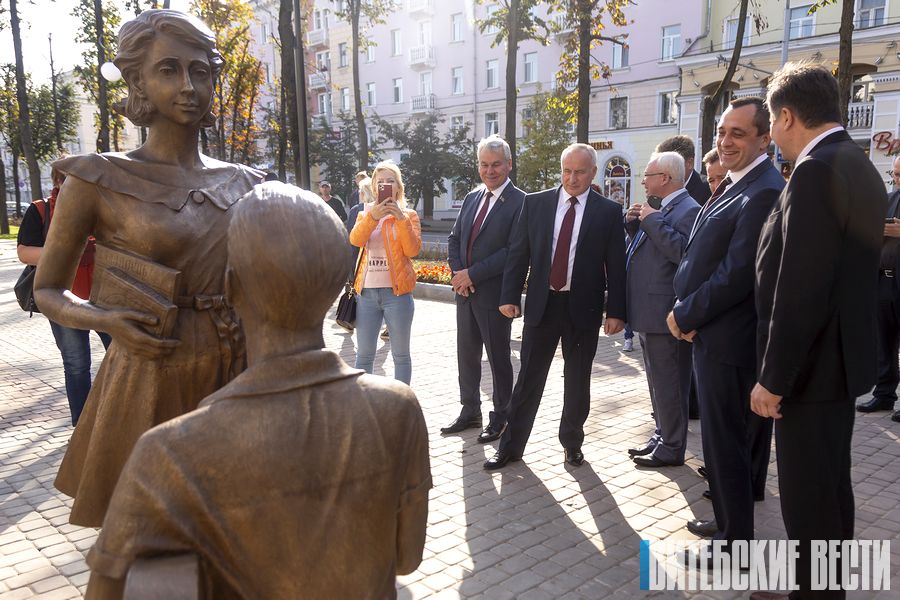 Аллею с новой аркой по улице Кирова открыли в Витебске