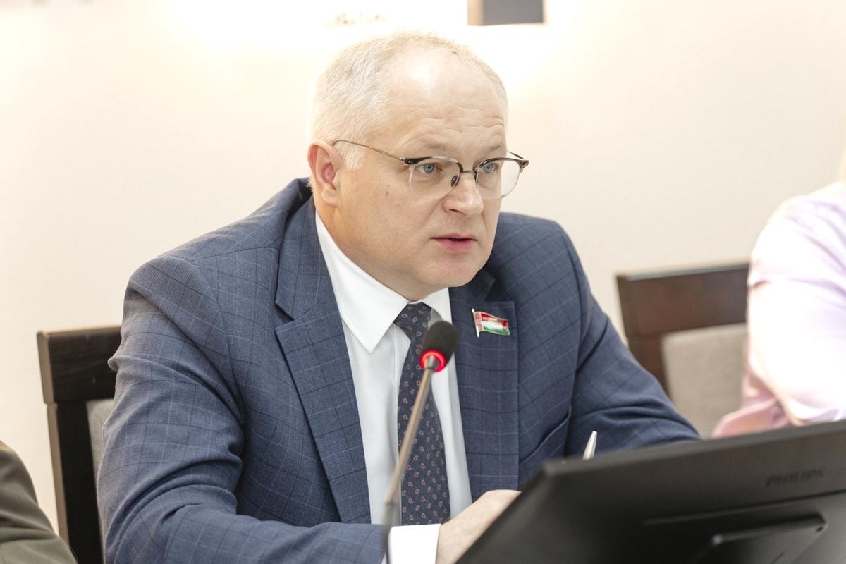 В Витебске на президиуме областного объединения профсоюзов обсудили вопросы электоральной кампании, подготовку к новогодним праздникам и создание «первичек»