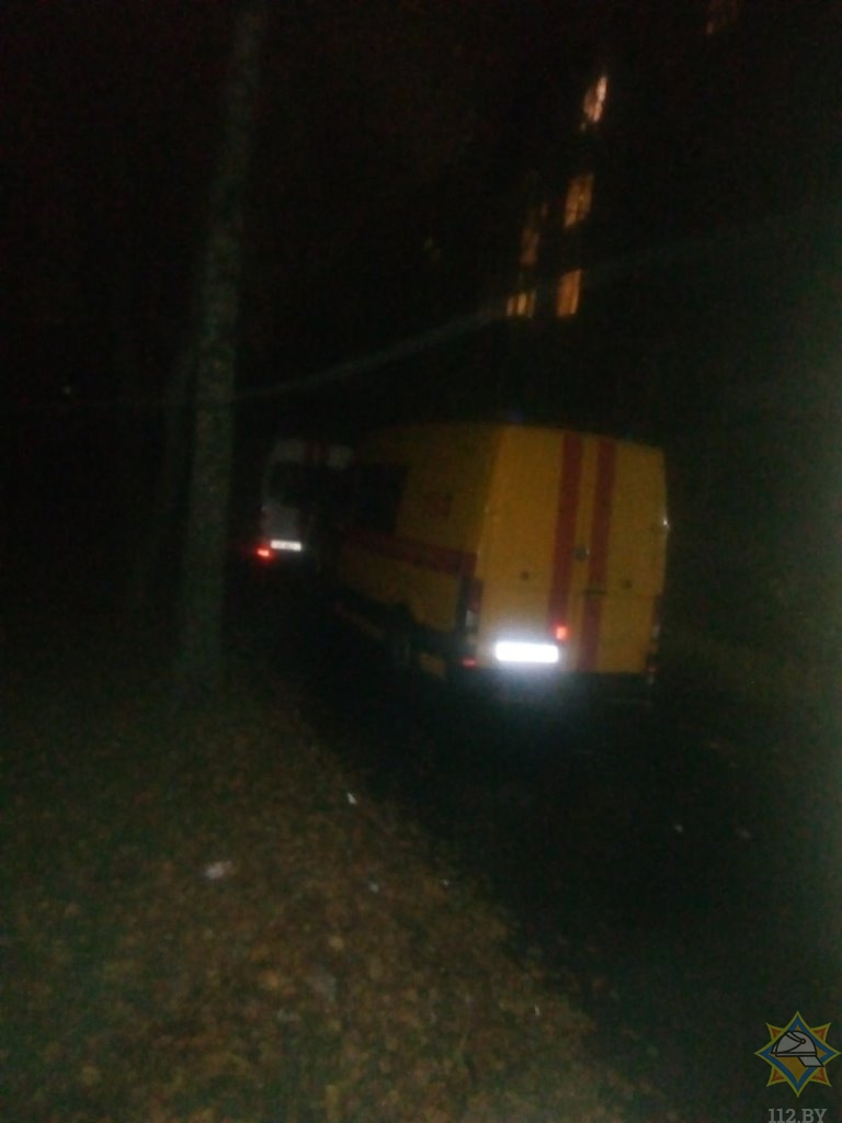 В Витебске при пожаре в квартире спасли отца и дочь инвалидов
