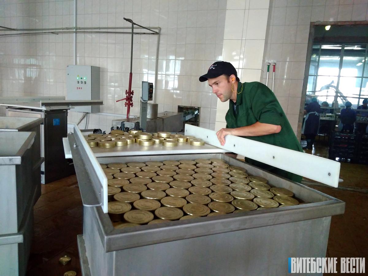 Около 650 тысяч банок шпротов поставит «Браславрыба» в торговые сети к новогодним праздникам