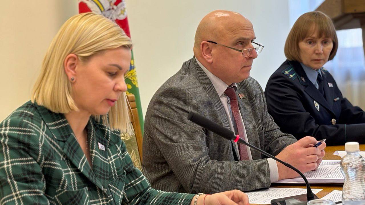Под руководством Вячеслава Дурнова состоялось заседание комиссии по делам несовершеннолетних