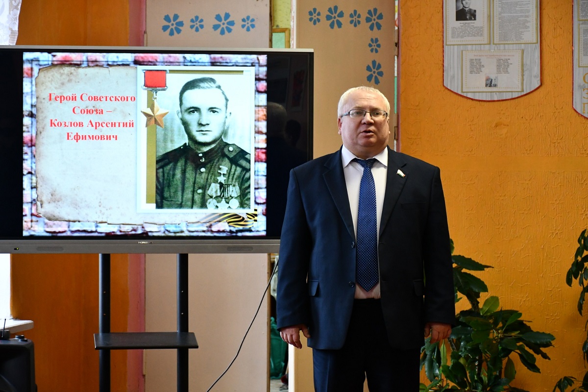 В Городокском районе Меженской детскому саду — средней школе присвоено имя Героя Советского Cоюза Арсентия Козлова