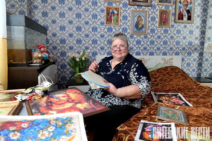 Мастерица из Россонского района: «Могу вышивать до поздней ночи, а утром иду на работу, не чувствуя усталости»