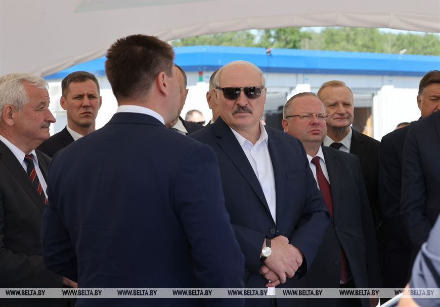Беспилотная техника и интеллектуальные разработки - Лукашенко ознакомился с инновациями при добыче щебня на "Граните"