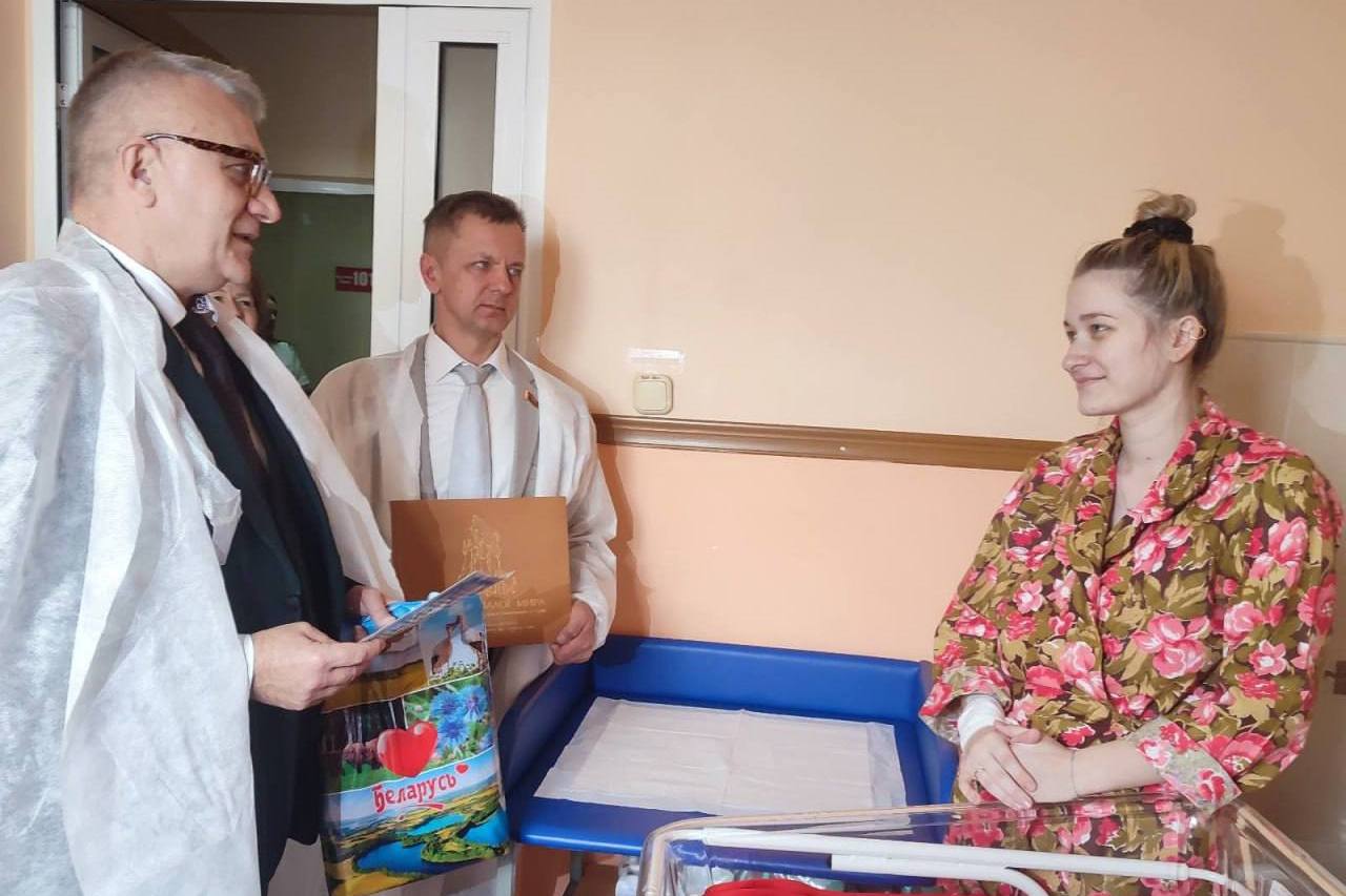 В Орше в День Конституции родились 5 малышей