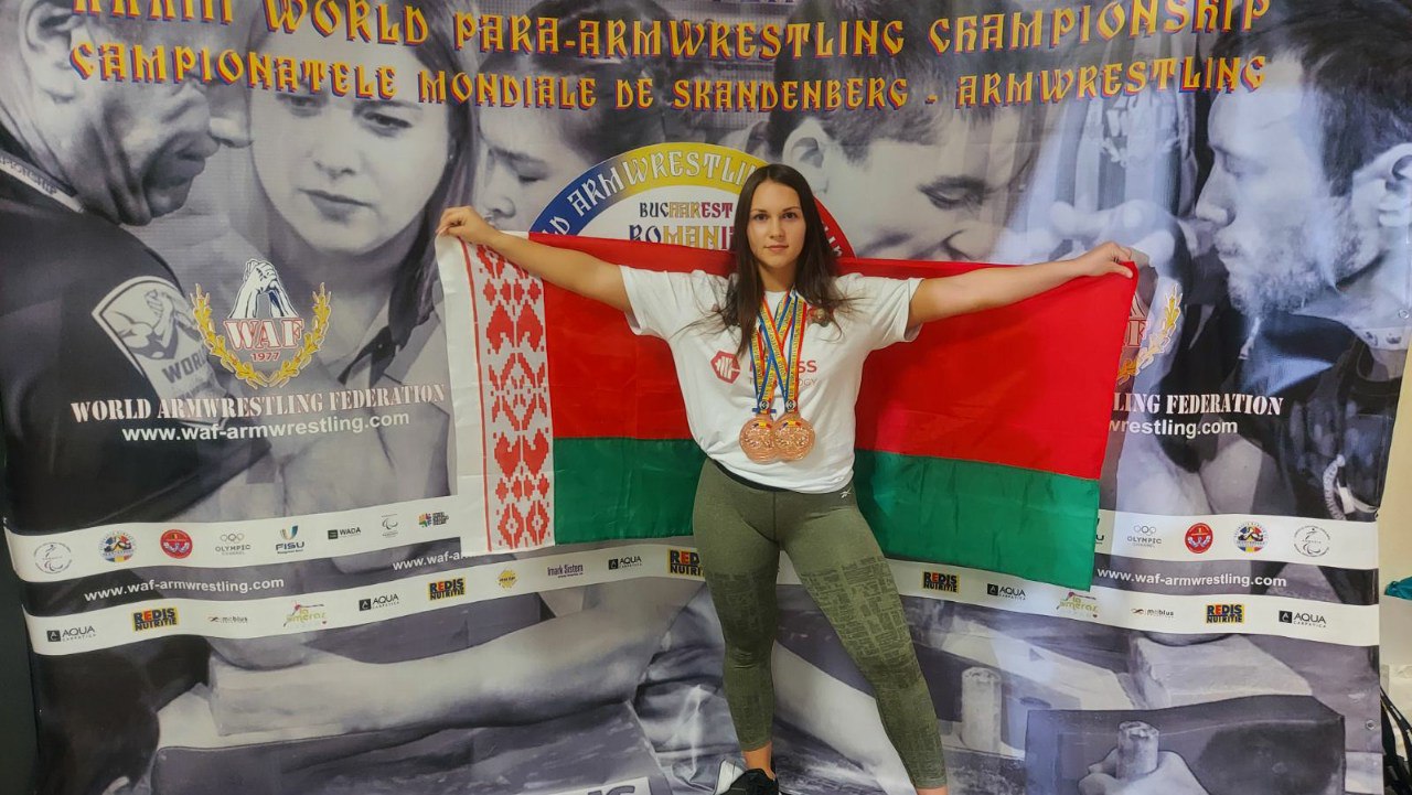 Глубочанка Екатерина Лисица завоевала две бронзовых медали на чемпионате мира по армрестлингу в Бухаресте