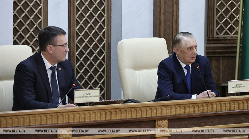 Валентин Сукало: к 100-летию Верховного Суда выпущено 20 тыс. конвертов с оригинальной маркой