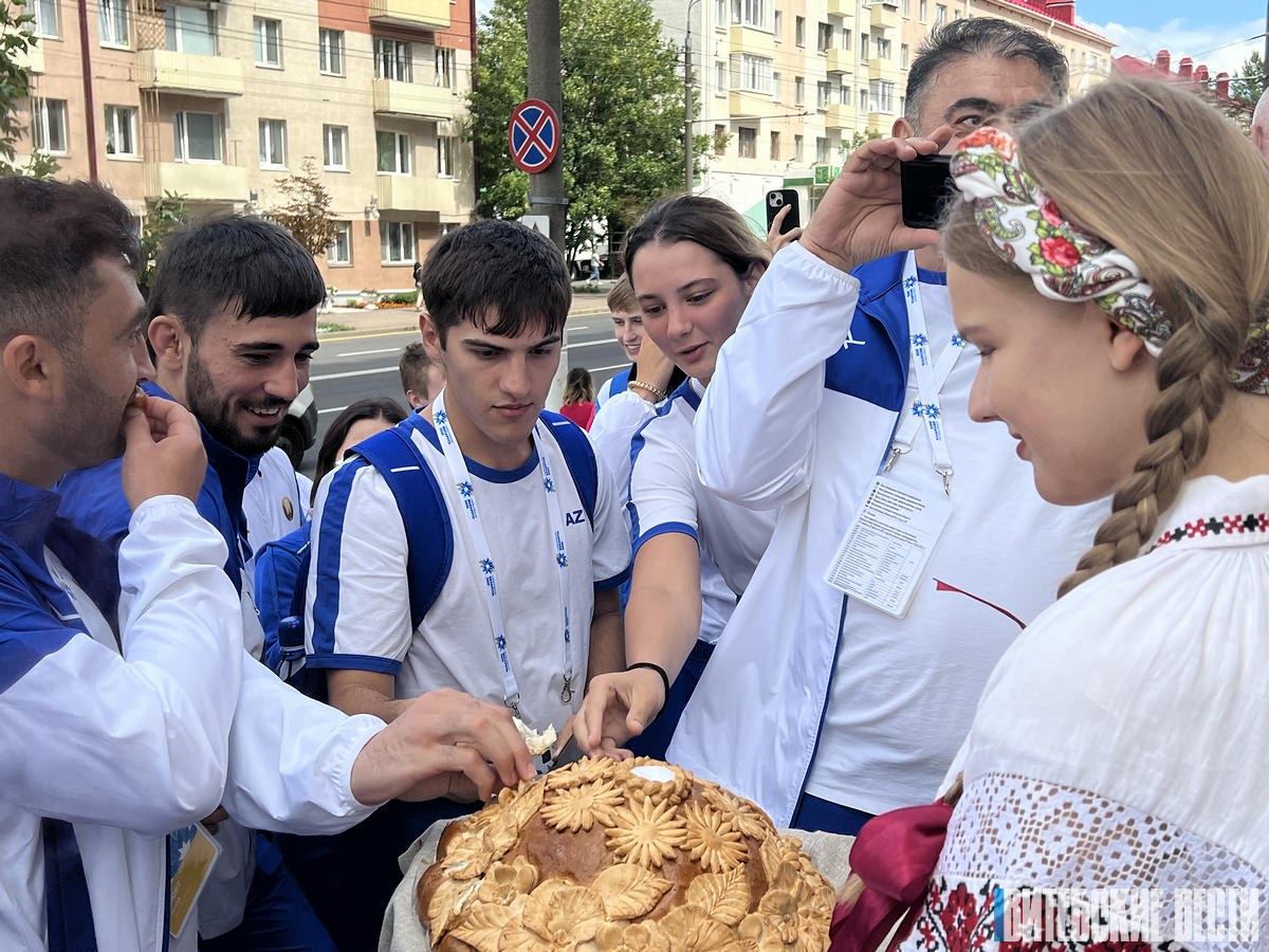 Команды спортсменов из Азербайжана и Беларуси прибыли в Витебск