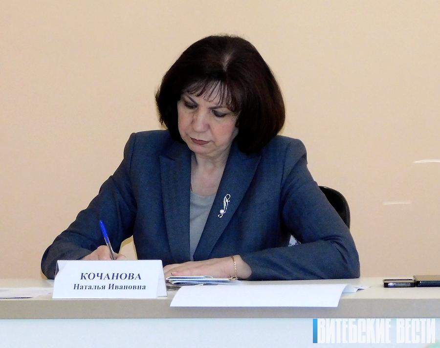 Полсотни человек пришли на личный прием к главе Администрации Президента  Наталье Кочановой в Орше