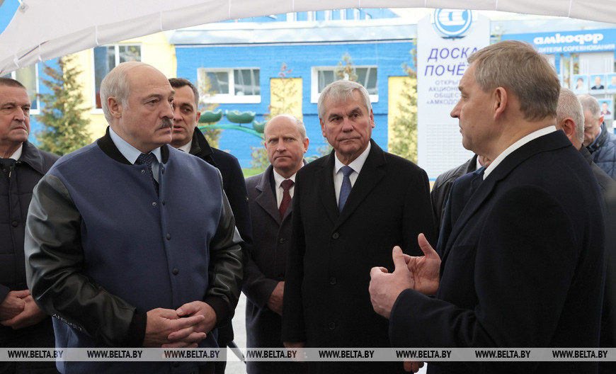 Александр Лукашенко о выпуске мелиоративной техники: это денежное, экономически выгодное направление