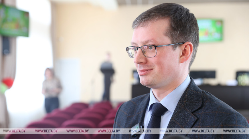 В Беларуси производители в четыре раза нарастили отгрузки рапсового масла в торговые сети за месяц