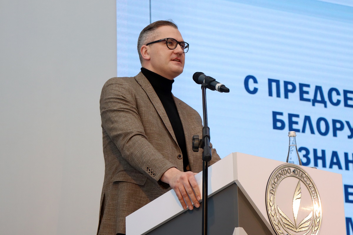 Политолог Вадим Гигин обсудил с общественностью Витебска внесение изменений и дополнений в Конституцию