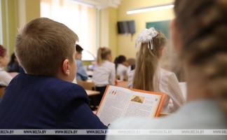 Александр Лукашенко о школьной форме: должно быть разнообразие, не надо загонять детей в какое-то узкое пространство