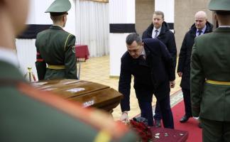 Руководство Витебской области приняло участие в церемонии прощания с Владимиром Макеем