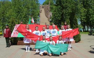 В Бешенковичах прошло торжественное мероприятие, посвященное Дню Государственного флага, Государственного герба и Государственного гимна Республики Беларусь
