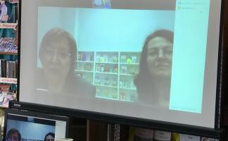 Новополоцкие библиотекари совместно с российскими коллегами в ходе телемоста обсудили вопросы семейного чтения