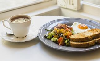 Диетолог-нутрициолог объяснила, почему нельзя пропускать завтрак