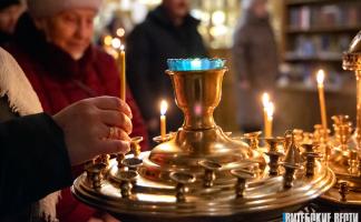 Православные верующие празднуют Рождество Пресвятой Богородицы