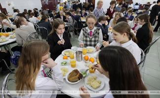 Иванец рассказал о новых подходах к организации школьного питания